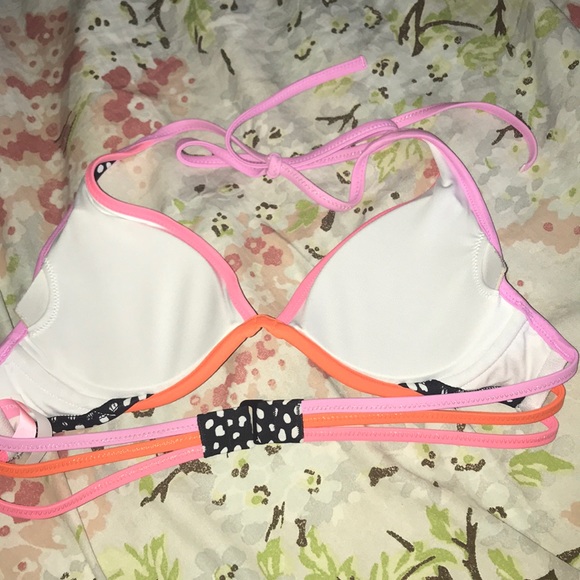 Victoria’s Secret bathing suit - Picture 2 of 4